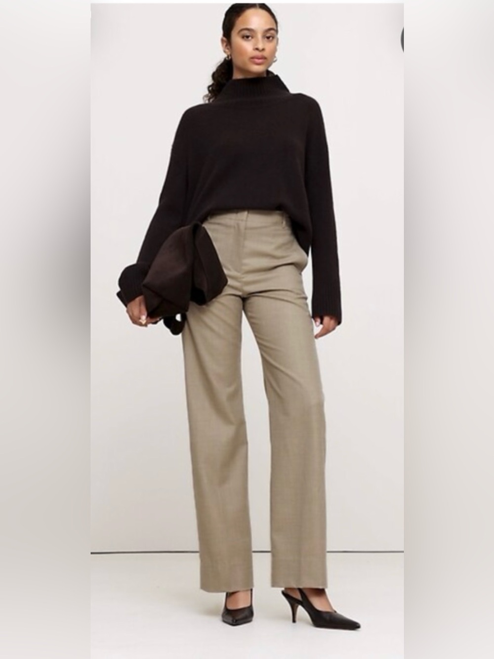 Banana Republic 100% Wool straight Leg Trousers beige Size 6